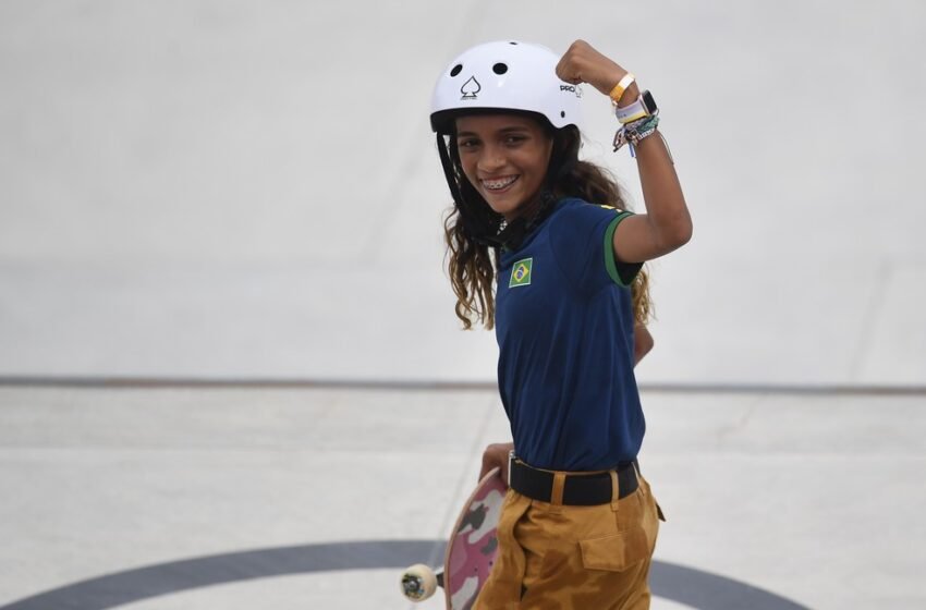  Rayssa Leal, a Fadinha, faz história e é prata no skate street nas Olimpíadas