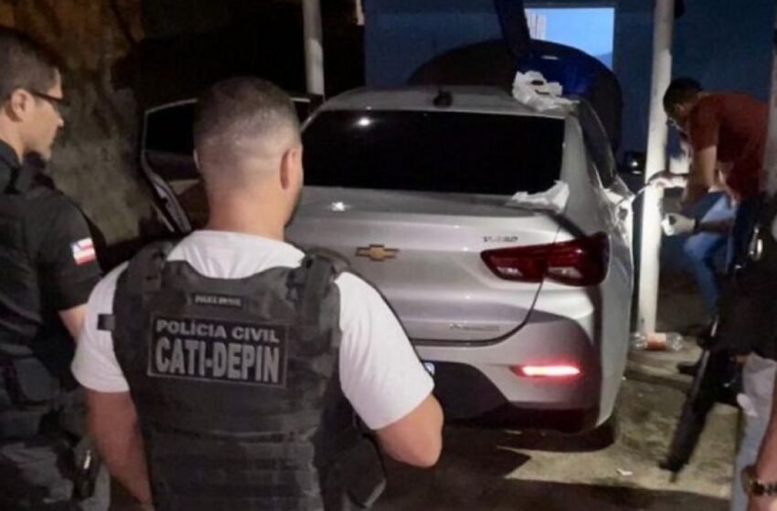  Polícia Civil recupera veículo roubado de motorista de lotação de Medeiros Neto: Veículo foi localizado em Teixeira e um suspeito foi preso