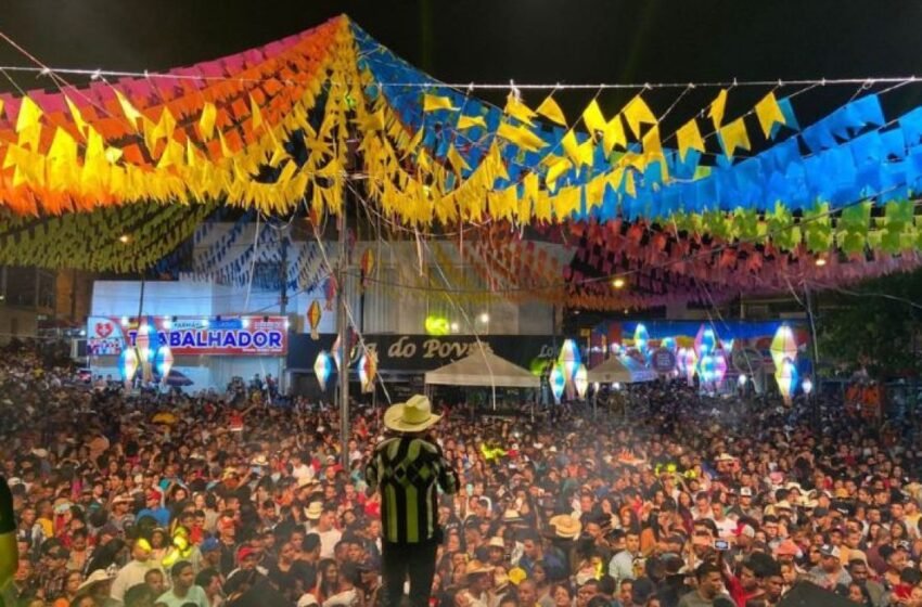  Atrações e público da última noite do 35º Arraiá do Água Fria consolidam o sucesso da festa em Medeiros Neto