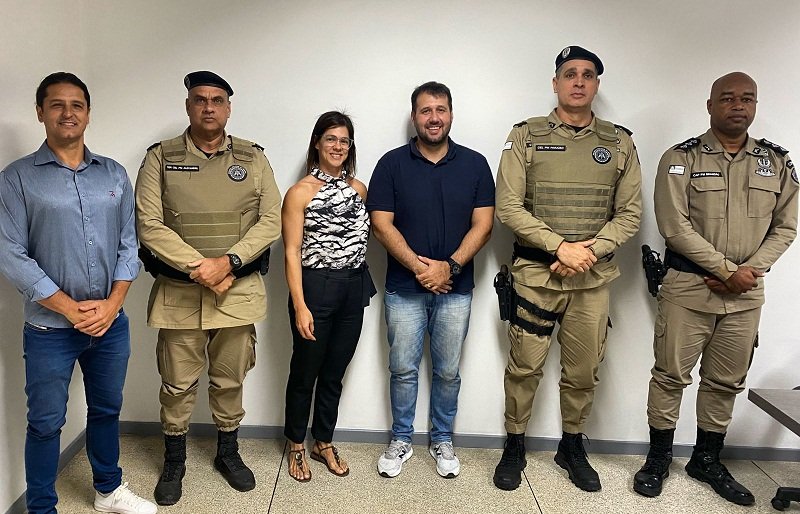  Comandante do CPR-Extremo Sul, realiza visita institucional ao Ministério Público em Porto Seguro