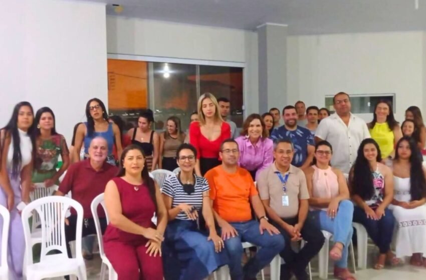  Economista Lica Argolo realiza palestra em Medeiros Neto em evento promovido pelo SEBRAE e CDL