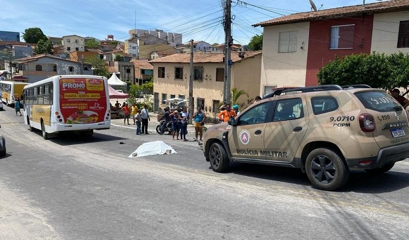  Idoso morre atropelado por ônibus na região central de Eunápolis