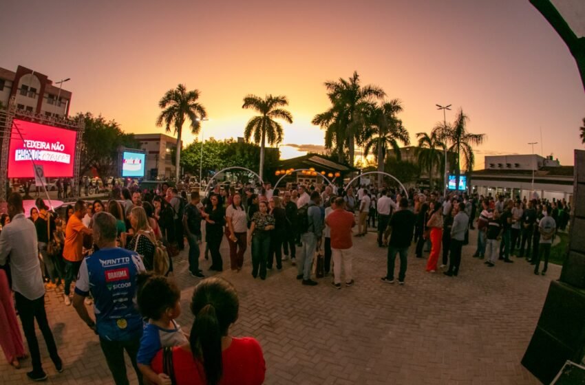  Inauguração da Praça Hilton Chicon simboliza renovação histórica no coração de Teixeira de Freitas; confira detalhes do evento