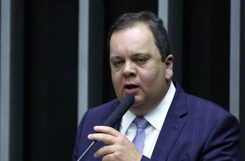  Elmar Nascimento irá relatar projeto sobre emendas