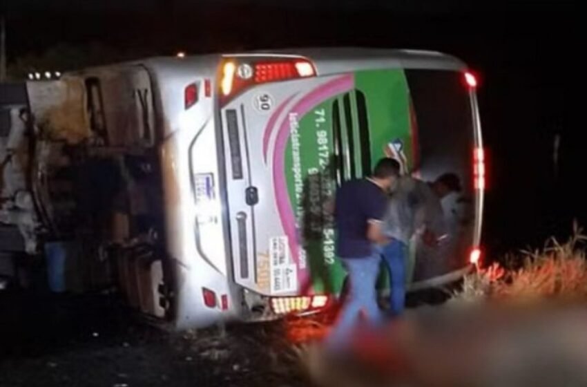  Ônibus de turismo que tombou em Catu não tinha licença para viajar, diz ANTT