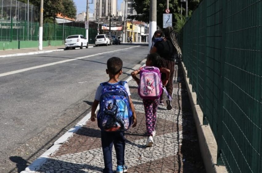  Casal deve pagar R$ 50 mil por devolver 3 irmãos para adoção por ‘ingratidão’