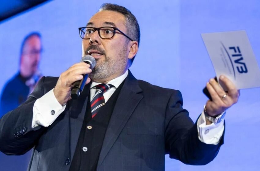  Brasileiro Fábio Azevedo é eleito presidente da Federação Internacional de Vôlei