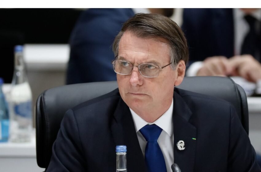  Após ser indiciado por tentativa de golpe, Bolsonaro ataca Moraes: “Faz tudo o que não diz a lei”