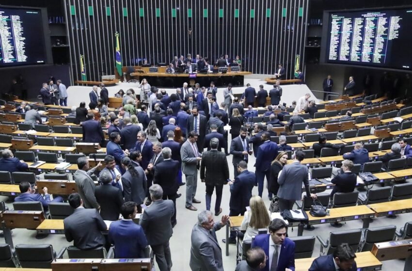  Deputados do PCdoB, PSD e PT lideram ranking de baianos que mais gastaram verba do cotão da Câmara este ano