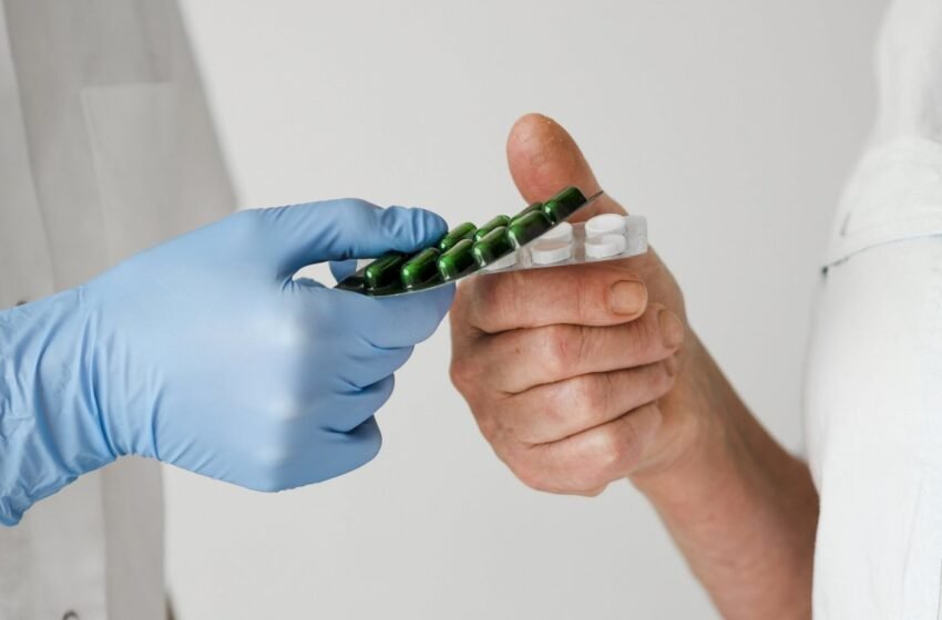  Parcerias entre médicos e farmácias de manipulação estimulam prescrição de substâncias prejudiciais à saúde