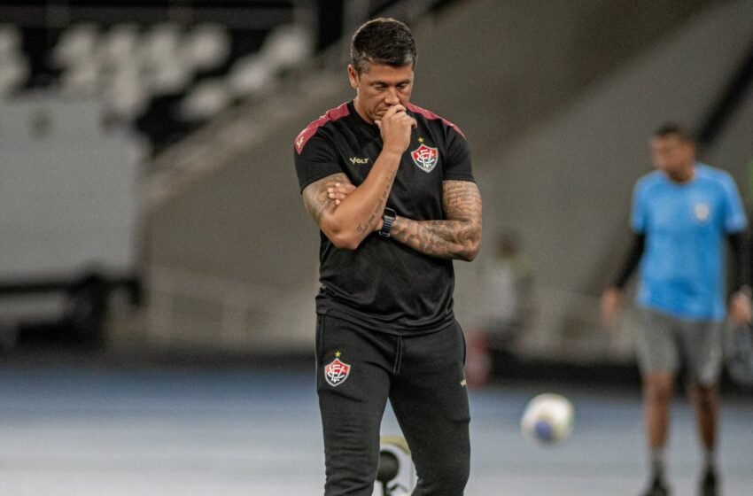  Carpini elogia o Vitória após empate com o Botafogo: “Postura muito inteligente”