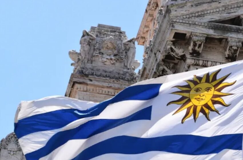  Uruguai decide neste domingo 2º turno das eleições presidenciais no país
