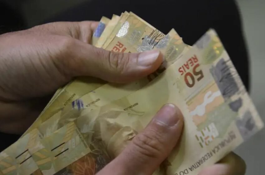  Primeira parcela do décimo terceiro deve ser paga até a próxima sexta-feira