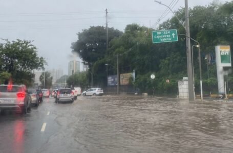 Todos os municípios baianos estão em alerta para chuvas fortes e ventos intensos; confira previsão