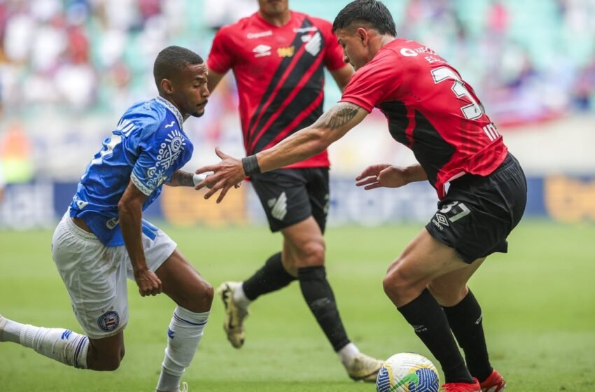  No apagar das luzes, Bahia arranca empate com o Athletico-PR na Fonte Nova