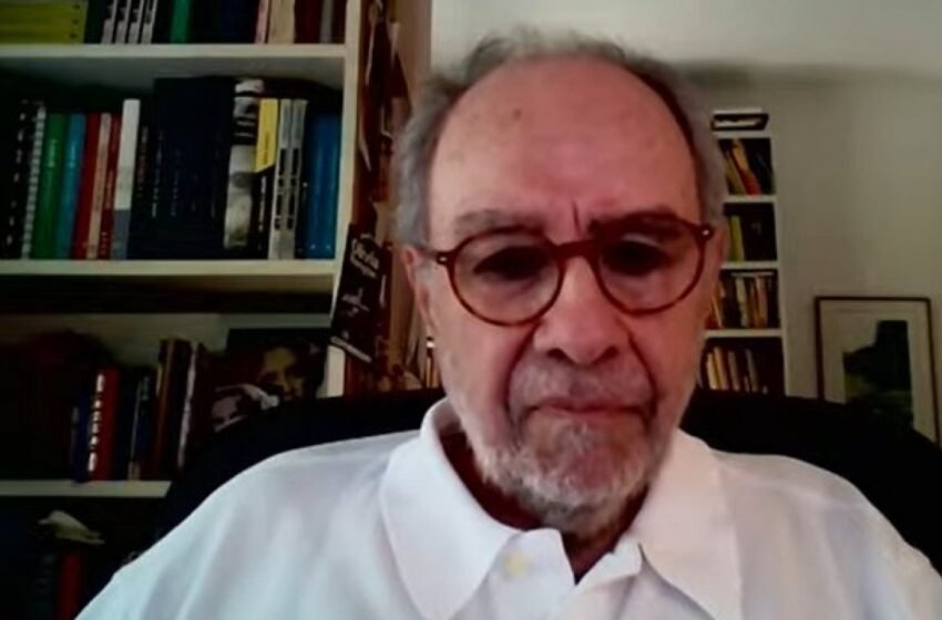  “Lobotomização mirim”, diz Sérgio Augusto sobre militarização de escolas em São Paulo