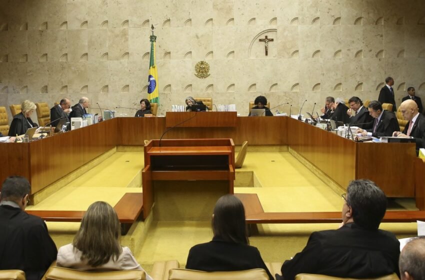  STF suspende julgamento sobre regulamentação das redes sociais