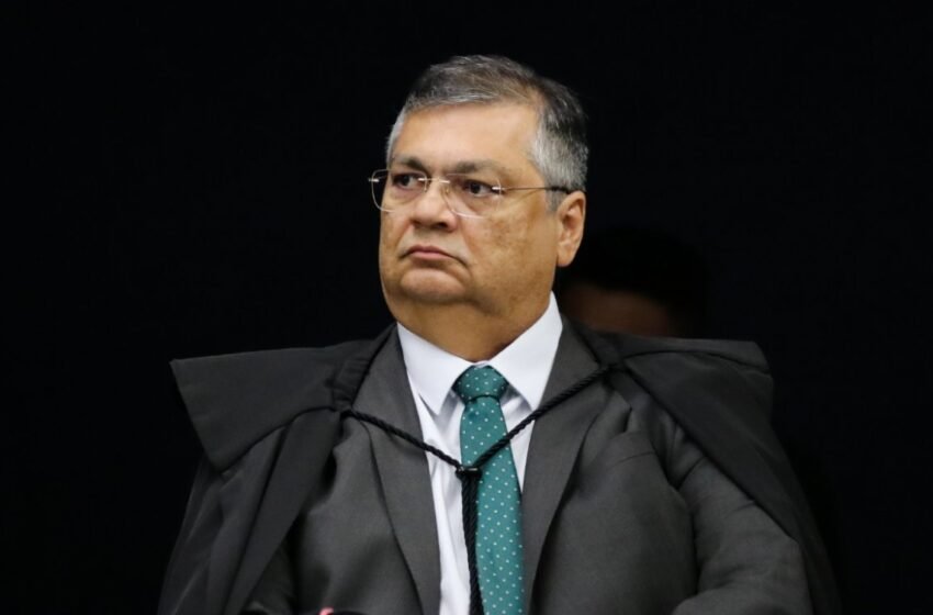  Flávio Dino libera emendas parlamentares