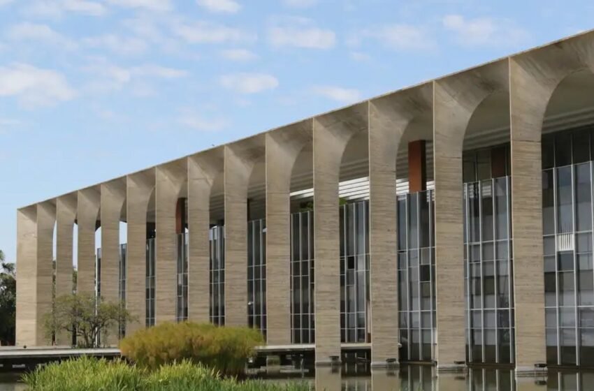  Itamaraty pede solução pacífica na Síria e orienta cidadãos a deixar o país