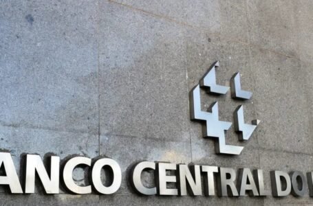 Banco Central aumenta taxa Selic para 12,25% ao ano e prevê novos aumentos de 1 ponto percentual