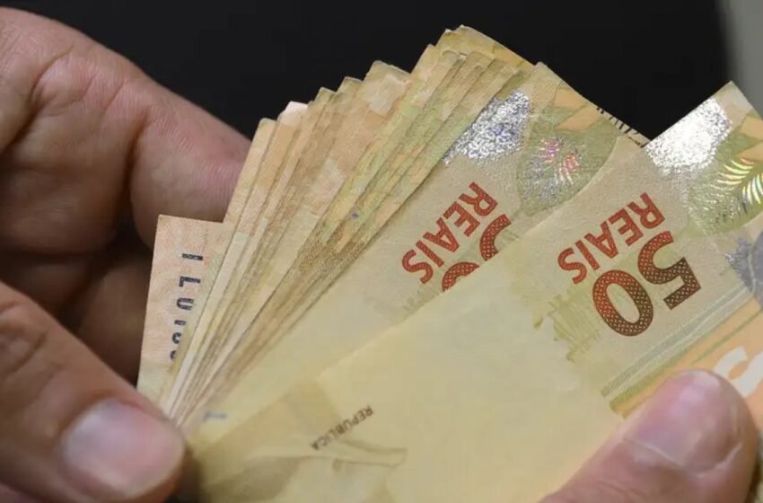  Segunda parcela do 13° salário deve ser depositada até esta sexta-feira