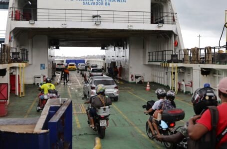 Filas do ferry-boat ultrapassam 3 horas de espera no Terminal São Joaquim neste sábado