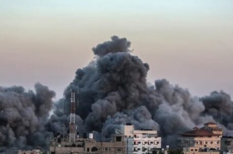 Bombardeios israelenses atingem escola e matam 17 palestinos em Gaza