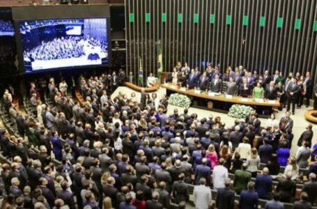 PF investiga R$ 4,2 bilhões em emendas parlamentares após suspensão de Dino