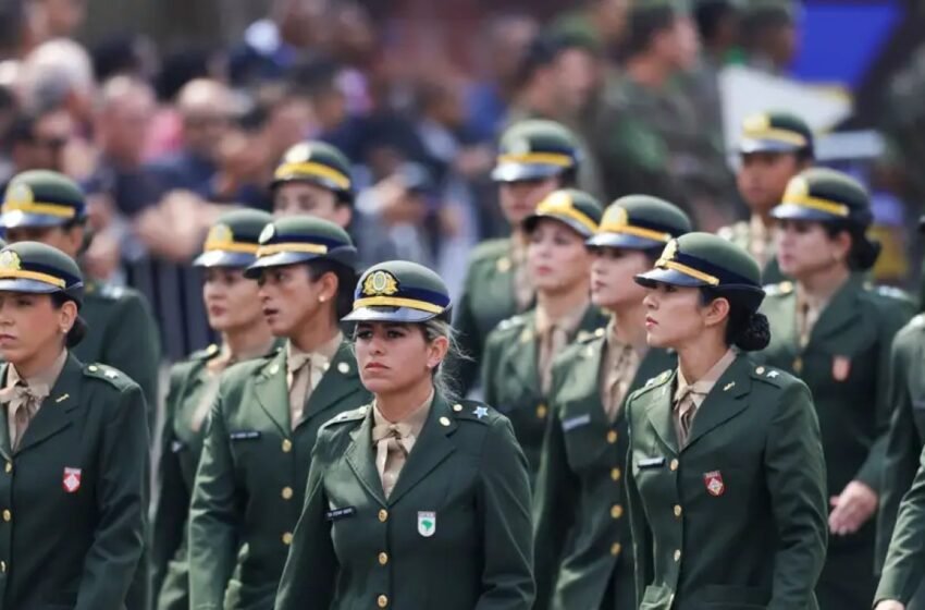  Alistamento militar feminino estreia com adesão de 7 mil inscritas em três dias