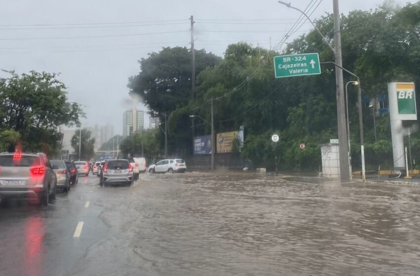  Chuvas fortes e trovões; confira a previsão do tempo para este domingo em Salvador