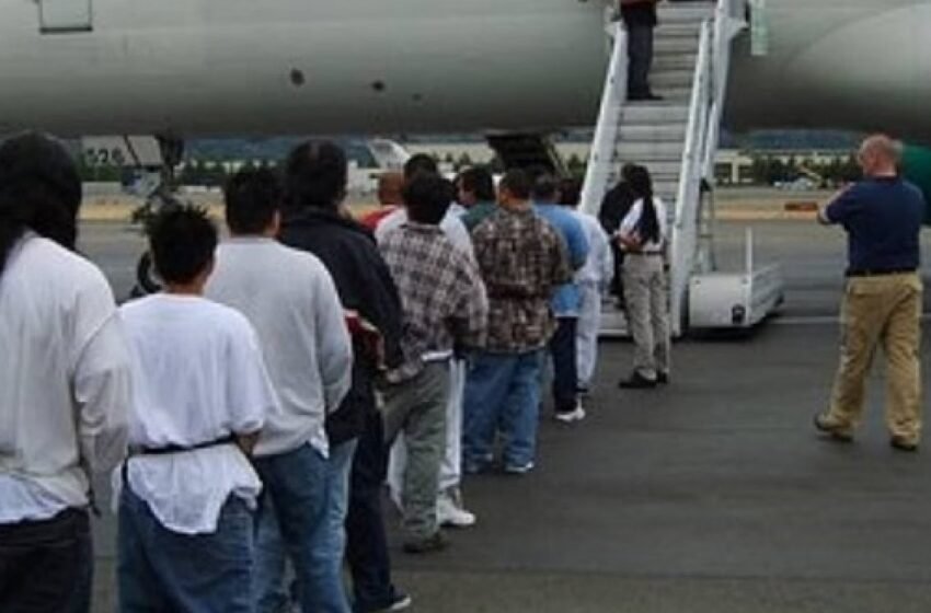  Primeiro voo com brasileiros deportados após posse de Trump chega ao Brasil