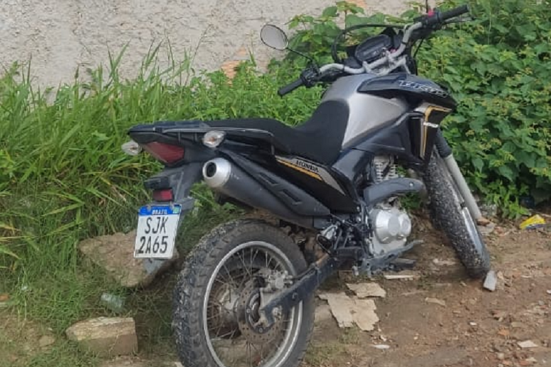  Polícia Militar recupera motocicleta com restrição de furto em Teixeira de Freitas