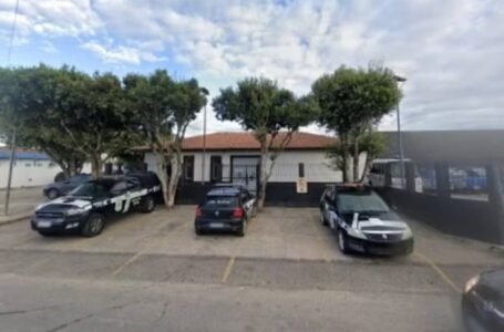 Mulher joga acetona e ateia fogo em corpo de jovem em Teixeira de Freitas