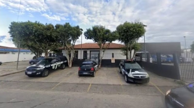  Mulher joga acetona e ateia fogo em corpo de jovem em Teixeira de Freitas