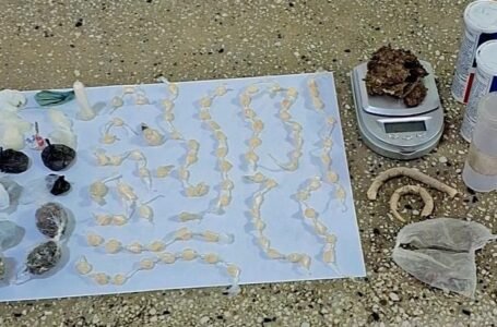 PM apreende drogas e balança de precisão no Rosa Luxemburgo, em Teixeira de Freitas