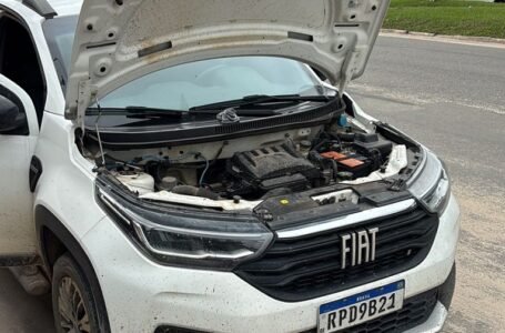 Veículo com suspeita de adulteração é apreendido pela PM durante abordagem no bairro Vila Vargas, em Teixeira de Freitas