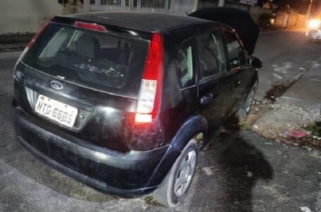 PM recupera Ford Fiesta com restrição de furto no bairro Kaikan Sul, em Teixeira de Freitas