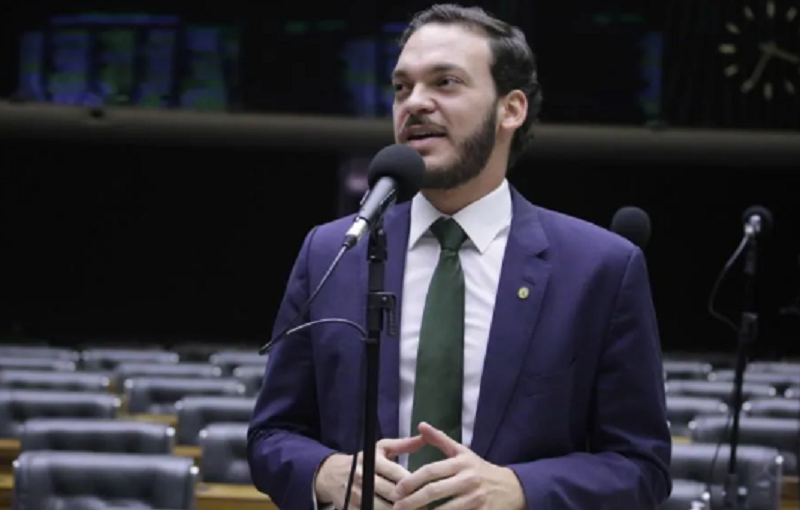  Ex-deputado Uldurico Jr é preso por envolvimento com fuga em massa de detentos na Bahia